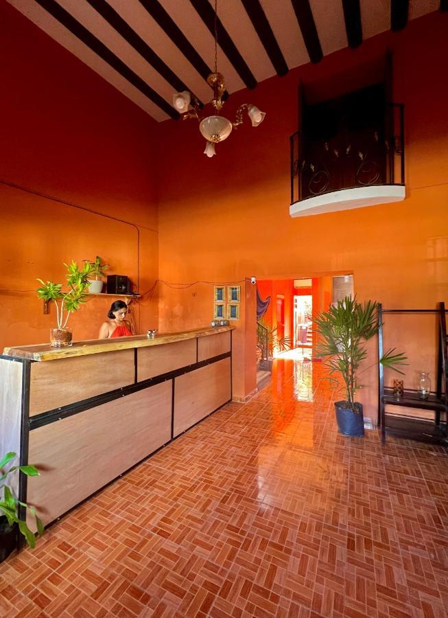 Alena Hostal Valladolid  Exterior photo